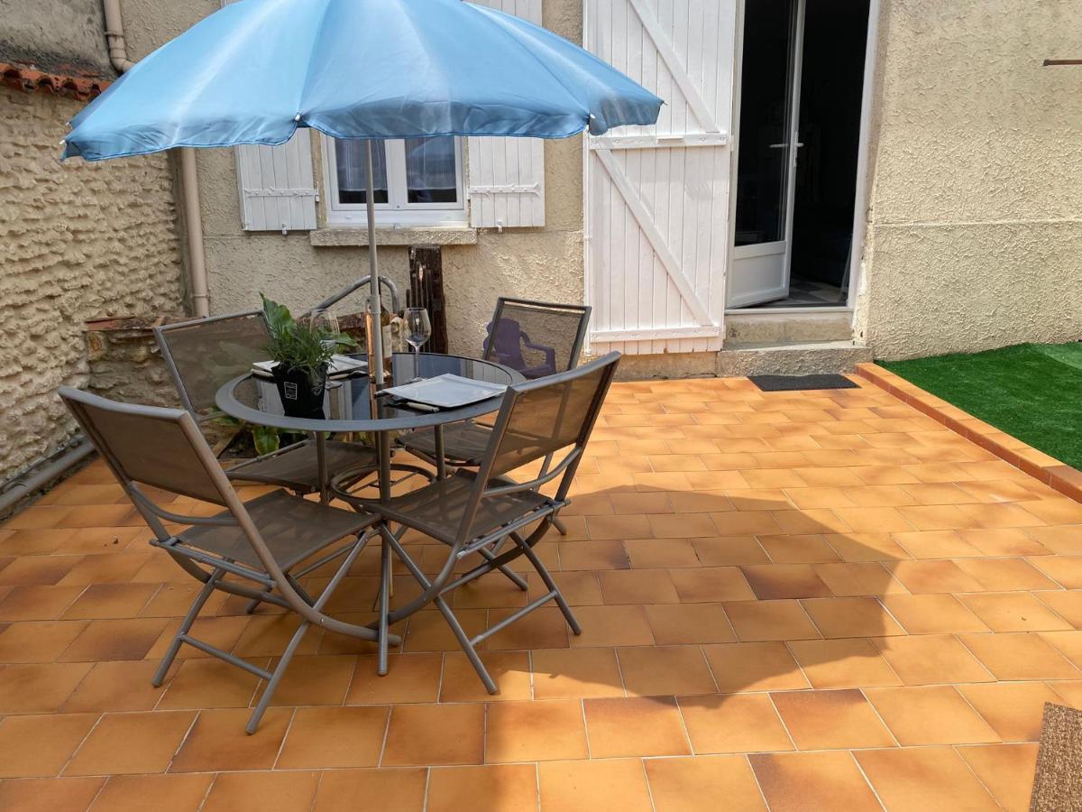 Charmante Maison Avec Cour Privative Cognac Extérieur photo